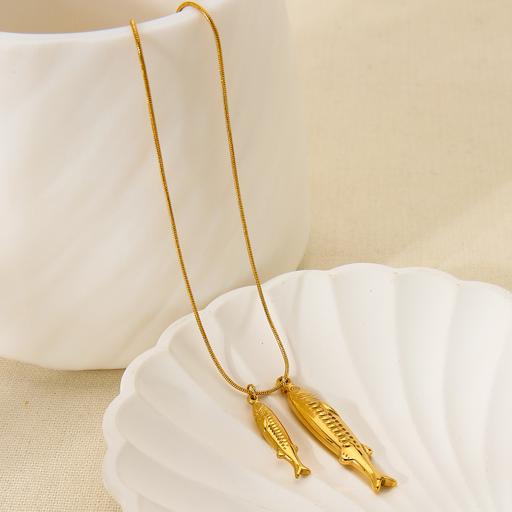 1 pezzo di collana con ciondolo a forma di tartaruga e pesce in acciaio inossidabile color oro Immagine5