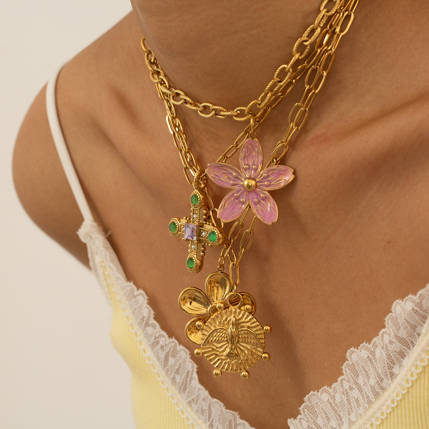 1 Stück romantische Blume Edelstahl Gold Farbe Damen Anhänger Halsketten