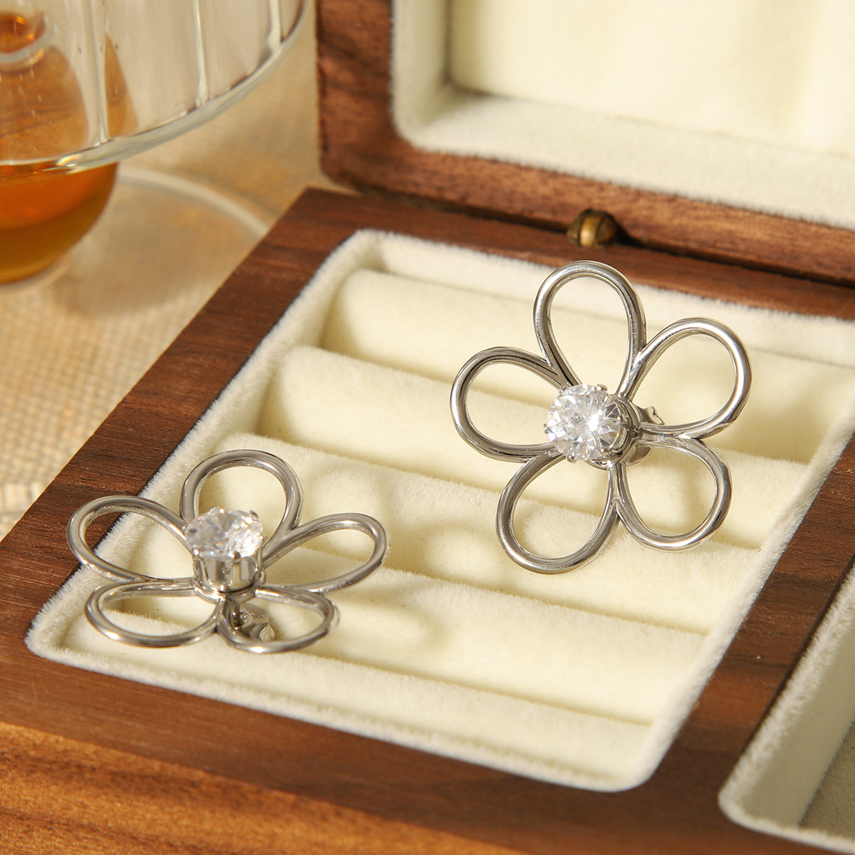 1 Pair Modern Flower Stainless Steel Gold Color Women's Stud Earrings Picture5