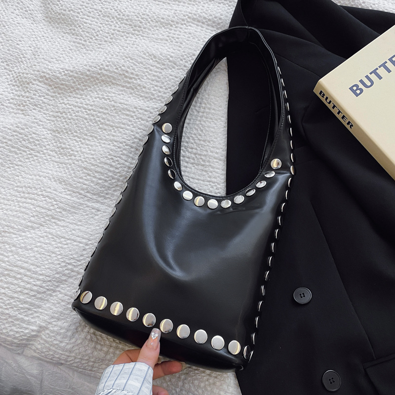 1 bolso de hombro de PU con remaches informales de lujo para mujer 