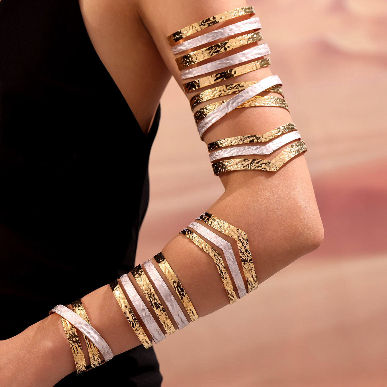 1 Piece Elegant Patchwork Stainless Steel Gold Color Women's Bangles Picture3