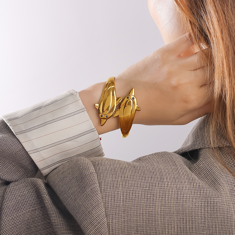 Bracciale rigido color oro a forma di pesce in acciaio inossidabile da 1 pezzo h5 Immagine4