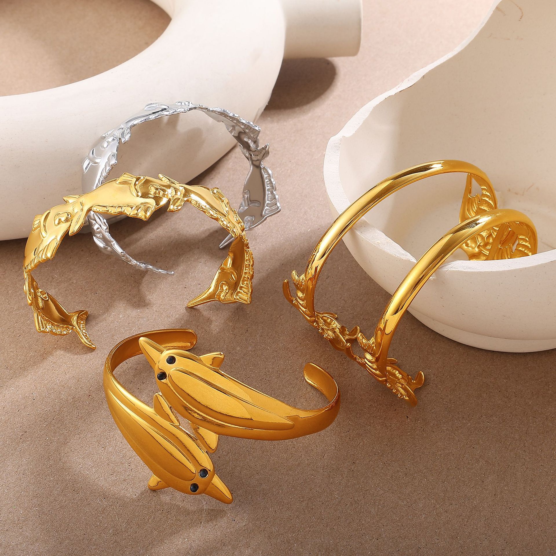 1 Piece Fish Shape Stainless Steel Gold Color Cuff Bracelet 2