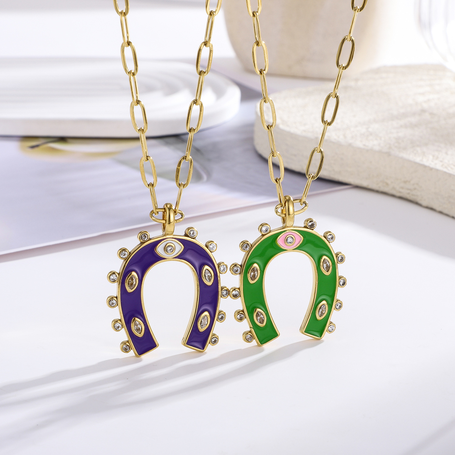 1 Piece Retro Horseshoe-shaped Stainless Steel Gold Color Women's Pendant Necklaces Picture3