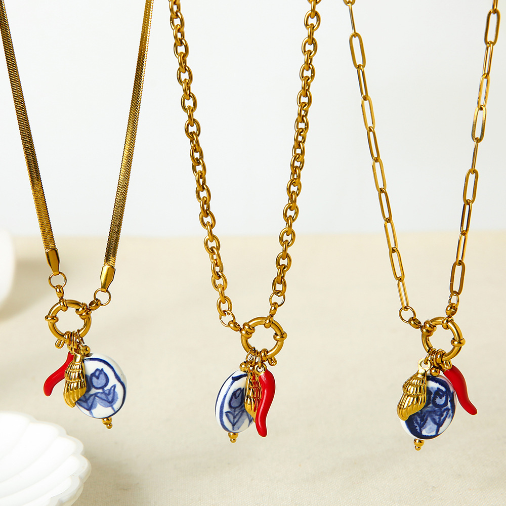 1 Piece Retro Flower Capsicum Stainless Steel  Women's Pendant Necklaces 2