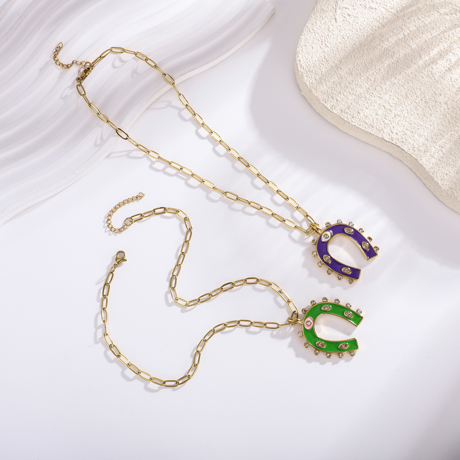 1 Piece Retro Horseshoe-shaped Stainless Steel Gold Color Women's Pendant Necklaces Picture4
