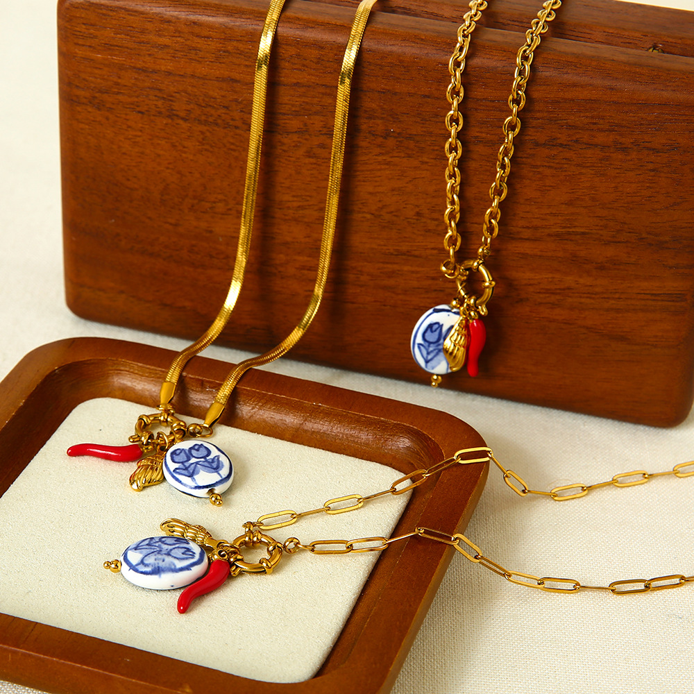 1 Piece Retro Flower Capsicum Stainless Steel  Women's Pendant Necklaces h5 Picture3