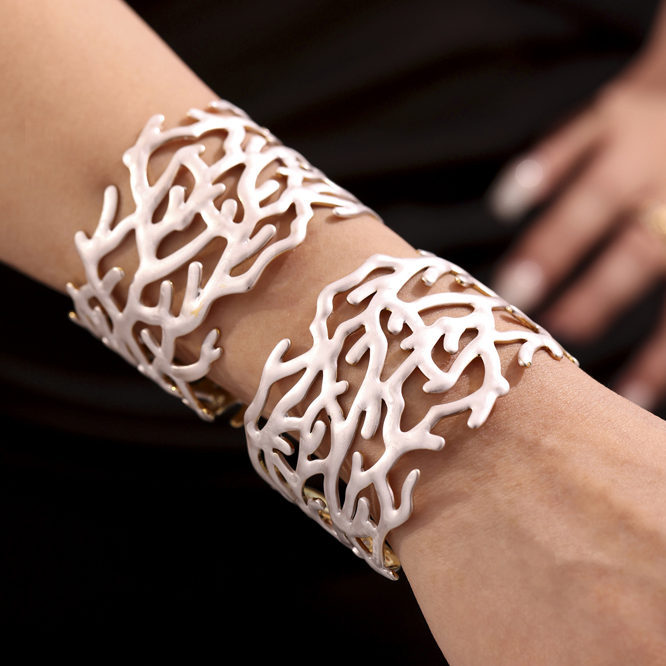 1 Piece Classic Coral Stainless Steel Gold Color Women's Bangles Picture2